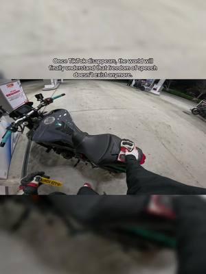 lol. #fyp#fypage#fypageeee#viral#trending#tiktokfamous#motorcyclesoftiktok#sportsbike#bikelife#yamaha#mt09#900cc#speed#sharkhelmet#speedy#broken#hurt#pain#jesus#jesuslovesyou 