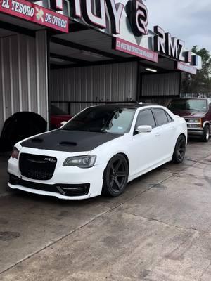 Srt hood swap #chrysler #300 #hellcat