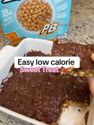 Got this recipe from @MaKayla | Food + Fitness💪🏼🍕! . . . No Bake Low Calorie Cereal Bars Only 4 ingredients! Ingredients: -3 cups cereal (roughly crushed) I used Ghost peanut butter protein cereal for extra protein -1/2 cup peanut butter -1/2 cup honey -1/2 cup brown sugar (I used Swerve) -OPTIONAL: Chocolate chips to melt for chocolate layer Directions: -Pour cereal into bowl -Melt together honey, chocolate, and brown sugar until sugar dissolves -Mix together cereal and melted ingredients  -Pour into pan  Optional: -Melt chocolate chips & cover or drizzle cereal bars -Top with sprinkle of salt Let them harden & enjoy!! Macros: If you cut into 15 squares, each square would be 109 cal, 5 fat, 12 carb, 5 protein (chocolate is not included because it's optional + amount is to your preference) #lowcaloriedesserts #nobakedesserts #healthydesserts #healthysnacks #highproteinsnacks #proteinbars #weightlossjouney #Recipe #EasyRecipe #cerealbars 