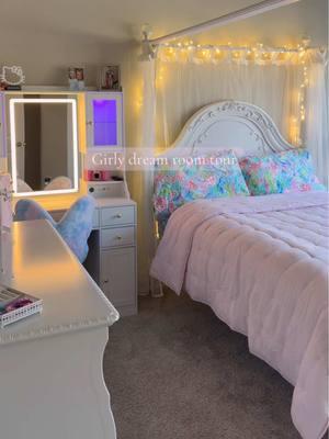 Girly dream bedroom 🎀🌴🩷 . . #bedroom #bedroomdecor #girly #lillypulitzer #pottetybarn #dreamy #RoomTour #roomdecor #dreamroom #vanity 