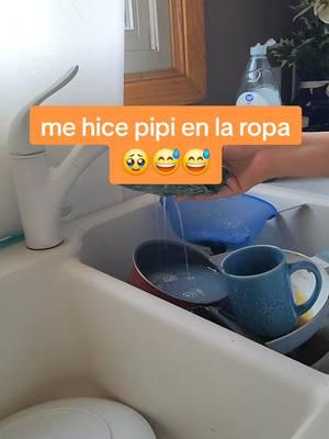 me hice pipi en la ropa 😅😅  #history #mientraslavolostrastes #limpieza  #honduras504🇭🇳 #unpocodehumor 😅 