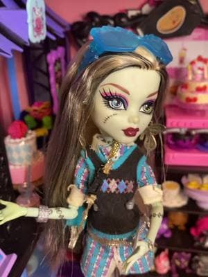 WHERE THE F #monsterhigh #monsterhighdoll #dollcollector #dollcollection #monsterhighdollcollector #fnaf #fnaffigures 