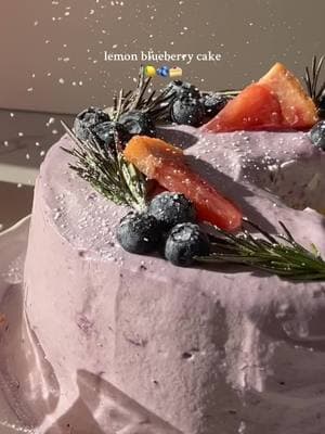 Lemon cake with blueberry cream #baking #cake #lemon #blueberry #homebaking #homebaker #cakerecipes #bakingrecipes 