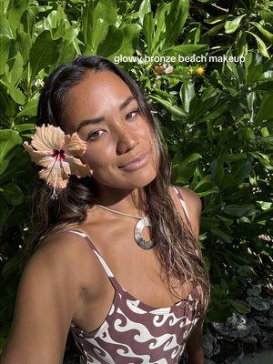 my go-to glowy beach makeup for an effortless sunkissed look when on vacation 🌊☀️✨ @Well People  #vacationmakeup #beautyroutine #MakeupRoutine #welllpeople #beachgirl #beachtok #naturalmakeup #nontoxic 