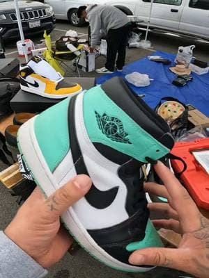 Tianguis de estados unidos muchos sneakers #fleamarket #tianguis #sneakers #thrift #segundamano 