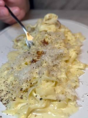 La padrona in the back base a agreed Italian restaurant that you have to check out especially for this pasta dish right here #paasta #carbonara #noodles #italianfood #backbayboston @@La Padrona Boston