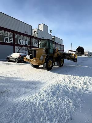 Cold today in Valley City North Dakota #snowfighters #johnnybstreesandservice #dakotalogger #wingplows #snowplow 