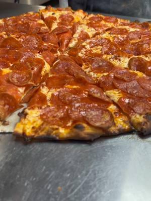 Crispy 120 pepperoni pizza🙌🔥 . . . . #PizzaLovers #PizzaTime #CheesyGoodness #PizzaArt #FoodieLife #PizzaPerfection #SliceOfHeaven #PizzaGoals #EpicEats #PizzaCravings #FoodTikTok #PizzaVibes #FoodPorn #PizzaCreation #InstaPizza #burattinopizza #120pepperoni #crunchbabycrunch