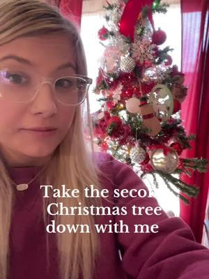 Take my second Christmas tree down with me ❤️ #fyp #prettybamamama #foryoupage #momlife #sahm #Vlog #realandraw 