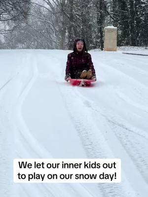 Elementary faculty enjoying a snow day in the south! #principalsoftiktok #elementaryprincipal #teachersoftiktok #principallife #snowday #teacherlife 