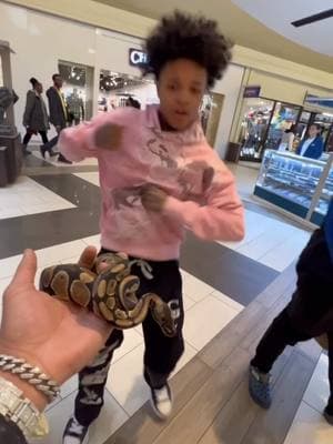 WILL YOI HOLD MY SNAKE🐍 PRANK GONE WRONG🤣🐍🤣🐍🤣 #fypシ #foryoupage #viral #repost #sharrymaan #explore #funny #repost #viralvideo #blowup 