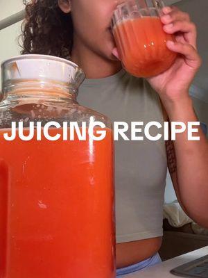 This is the year you start juicing ✨ this recipe had: -watermelon -papaya + seeds -jackfruit -ginger -tumeric -coconut water #juicingrecipes #juicingtutorials #juicingtiktok #wellnessgirlies #biohackers 