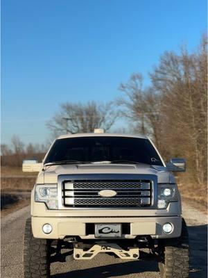 ❄️ #bubbatruck🌾 #ford#f150#platinum#muddy#snow#ice#grapps#nitto#35grapps#8inlift#roughcountry#ksp#paintmatch #mudgrapps