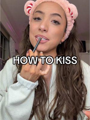 THE HOW TO KISS GUIDE… with the most brutal and honest way🫦 Instagram: gloriresta #grwm #grwmroutine #grwmmakeup #grwmmiddleschool #howtokiss #firstkisscheck #firstkissadvice #grwmstorytime #firstkiss 