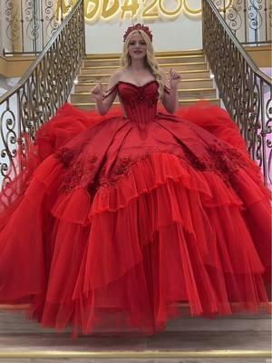 when is doubt, wear red💋💅 #Moda2000 #Quince #quinceañera #dresses #quince #xvaños #quincedress #quinceaños 