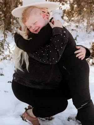 Snow shoot❄️📸 #photoshoot #snow #snowstorm #kentuckywinterstorm #winterstorm #kentucky #snowday #winter #MomsofTikTok #mom #winterphotoshoot #snowphotoshoot #boymom #foryou #foryoupage #fyp 