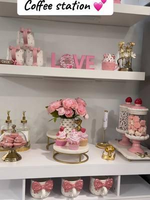 My coffee station 💕 Mi hermosa estación de café, muy hermosa la amé. #pinkdecoration #ValentinesDay #decoraciondesanvalentin #decoraciondeinteriores #sanvalenti2025 #paratii 