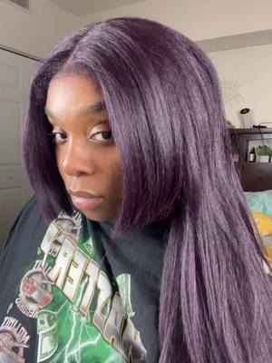 Hime cut on a synthetic wig💜 honestly this wig was so pretty as is but this cut adds a little ✨oomph✨ #outre #outremeltedhairline #outrekinkysoft #kinkysoft1 #kinkyedges #syntheticwig #hime #himehaircut #himecut #wigtutorial #wiginstall 