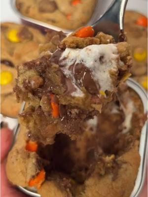 Deep Dish Cookie Cups 🤯🤩🔥 #easydesserts #cookies #cookiecups #smores #smorescookies #peanutbuttercookies #nutella #reesespieces #sweettooth #bakersoftiktok  Cookie Dough: 4 cups AP flour 1 tsp cornstarch 1 tsp baking powder 1 tsp baking soda 1 tsp salt 3-4 cups mix ins of choice (chocolate chips, Oreos, white chips, Reese’s pieces, ect) 1 cup unsalted butter  1 cup brown sugar  1/2 cup granulated sugar  2 eggs, room temp 2 egg yolks, room temp  1 tbsp vanilla 