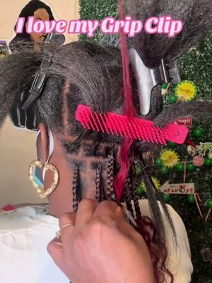 Grip Clip find it on amazon 💕 #natural #naturalhair #2strandtwist #pov #tips #trick #braids #tuck #hairstyles #feedins #knotless #Boxbraids #tribal #tribalbraids #braid #blessed #thankful #humble #grateful #vibe #work #happy  #tucking #knotlessbraids