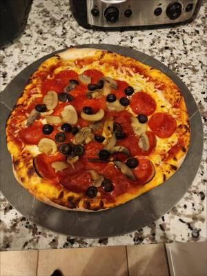 Homemade pizza for the win. #blackstonepizzaoven  #pizzanightathome 