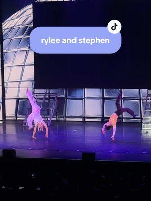 so cute watching them dance together IRL🥹 @Rylee Arnold is truly so talented #ryleeandstephen #ryleearnold #dwts #dwtstour #dancingwiththestars #dwtstour2025 #stephennedoroscik #vivalavida 