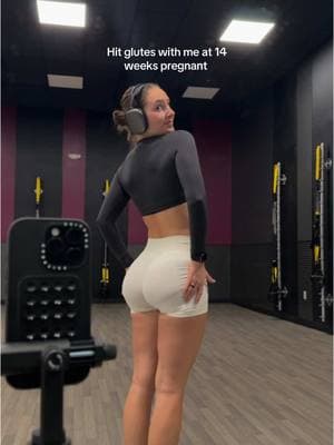 4 exercise glute workout😵 @DFYNE #glutesworkout #glutes #pregnantworkout #14weekspregnant 