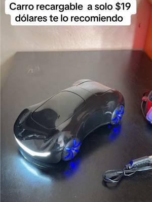 Carro recargable muy veloz ideal para dárselo de regalo a tu hijo y está súper barato $19 dólares #tiktokmademebuyit #TikTokShop #smartcar #lucesparacarro 