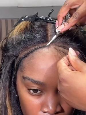 Install wig behinde hairline to have most natural one 🔥🔥😍#wig #wigtips #wiginstall #humanhairwig #highlighthair #hairstyle #wighacks #fyp #period #karlamiwig #lacewig 