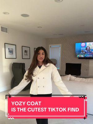 Perfect coat for the winter #yozy #yozyfashion #yozyclothing #coat #doublebuttoncoat #winterstyle #fitcheck #hoodedcoat #jacket #TikTokShop #toptierjanuary #newyearnewaura 