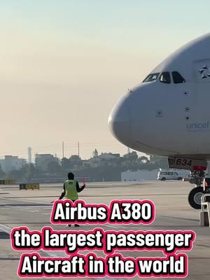 Airbus A380 the largest passenger aircraft in the world #massfollowing #airbusa380 #a380 #bigplane #bigairplanes #a380landing #airbuslovers #unitedstates #massfollow 