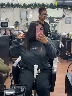 Sundays = Maintenance day🌟 hope you all had a great reset Sunday!!! Case is from @rhode skin #angiesvibez #maintenanceday #resetsunday #victorianails #hairday #sundayreset #nyc #nychairsalons #dominicanblowout 