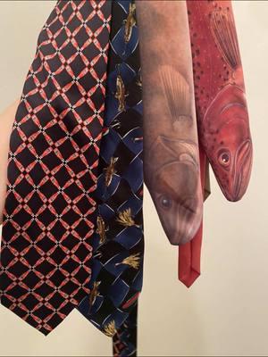 i just won the tie lottery at the thrift this weekend #heinz #heinzketchup #heinztie #ketchuptie #fishtie #fishthemedties #kitsch #noveltyties