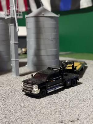 Black Betty #fypシ゚viral #164scale #modeltrucks #flatbedtruck #chevydurmax #worktruck #fifthwheel #flatbedhauler #dieselrig #greenlighttrucks #customtrucks #MNtrucks 