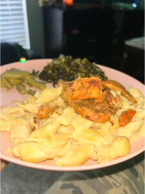 Simple Sunday meal: Salmon Alfredo with green beans and collard greens (made two greens b/c my bf don’t eat collard). I forgot to take a after pic so u can tell it was half eaten already 🤣 #foodtiktok #fyp #sundaydinnervibes 