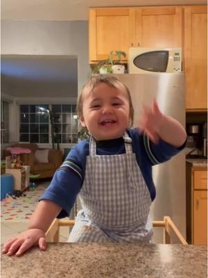 Cheese pizza pie 🧑🏽‍🍳 #foryou #millennialmom #momlife #fyp #toddler #teachthemyoung #chefboiollie #MomsofTikTok #kidscooking #postivevibes #kidswouldratherbeincludedthandistracted #toddlersoftiktok #kidscooking #toddlerlife #19monthsold 