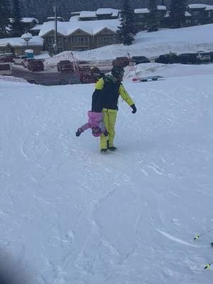 That’s one way of getting her back up the hill 😆 #snowboarding #snowboarder #pow #powder #burton #burtonsnowboard #pnwlife #whitepass #Outdoors #snow #snowday #fun #familytime #family 