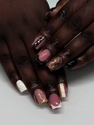 Love this overlay 🖤✨🤍 #nails #nailtech #nailvideos #nailtutorial #blaclnails #blacknaildesign #whitenails #whitenaildesign #blackandgoldnails #whiteandblacknails #whiteandgoldnails #acrylicoverlay #acrylicnails #naturalnails #fypシ゚viral 