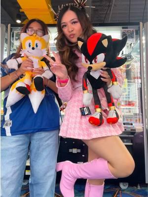 My bro won #tailsthefox and #shadowthehedgehog at #round1arcade 🥰💕@melody m ˚୨୧⋆ 