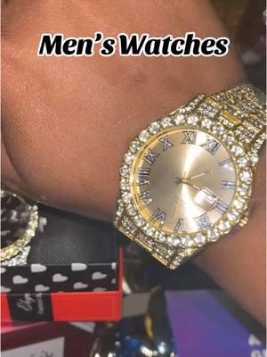 These were for Zaddy but I’m keeping them for myself 😍😍 #menswatch #menswatches #goldwatch #watchesformen #watchesforwomen #rhinestonewatch 