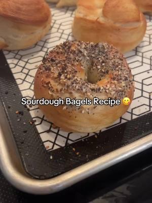 The YUMMIEST bagels you’ll ever have! Nothing gives me a bigger hit of serotonin than biting into one of these 😍  Make sure to save the recipe at the end!  #sourdoughbagelsrecipe #sourdoughbagels #sourdoughtok #soursoughtiktok #sourdoughstarter #homemadebagels #bagelsrecipe 