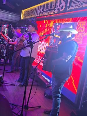 Heladas Ice House presenta VIP Sundays con Grupo Aktivo de Houston Texas... #heladas #heladashtx #vaquerono #tailgate #texans #vaquerono #livemusic #livemusichtx #musicaenvivo #fyp #fypシ #puracalidad #houstonnightclubs #houstonnightlife #musicanortena #livesessionshtx 