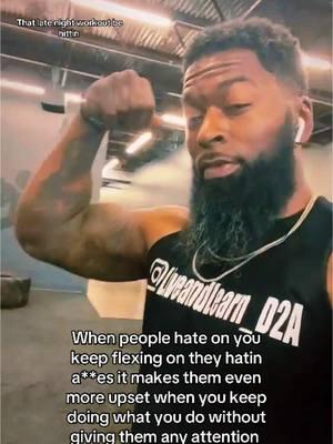 Let the haters hate , you not doing anything right until you have haters. They hate me cause they love me and want to understand me but can’t. #ILoveHaters #HatersMakeYouGrow #Zeus #KeepItComing #Real #Branded #Workout #fitness #strength 