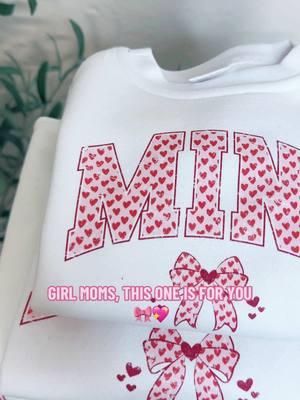 What girl mama hates matching with their mini? ✨none✨ they all love matching with their mini 💅🏽 #toddlervalentinesoutfit #mamaandminishirts #mamasweaters #valentinesdayoutfit #myfirstvalentinesday #girlmomlife  #mamavalentine 