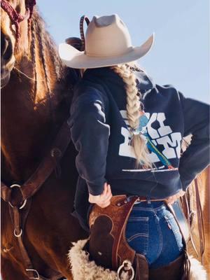 Cowgirl’n & Cadillac’n this weekend at #sanjuanskijoring #skijoring #skijoringusa #skisandsaddlesskijor #cowgirls #horses #cowgirlcheck 🎥:@Nate Anderson 