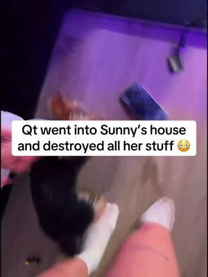 Qt went into Sunny’s house and destroyed all her stuff 😳 THIS IS CRAZY! He is mentally not okay.. #sunnychristinaaa #sunnychristina #sunnyandqt #qtclaps #miamitiktok #trending #fyp #usneverthem #viral 