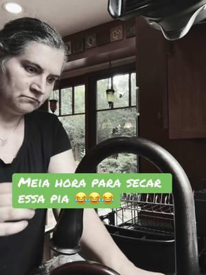 🤔😂😂😂 eu tenho um ranço dessa pia #dragonflybiana #faxineira 