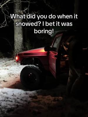 Coleman customs jeep is in service and out of service just as fast as it could be 😂 we totaled some sleds and had a helluva time #snowday#jeeps#xj#snow#creekcrossing #trailriding#sledding#nc#sleddingseason #sledding 