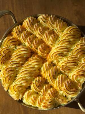 Untraditional Cottage Pie #food #Foodie #foodies #recipes #Recipe #Receta #comida #cocina #potato #potatoes #potatorecipe #potatorecipes #shepherd #pie #cottagepie #dinner #easydinner #luxury #elegant #finedining #foodporn #cook #cooking #chef #cheflife #privatechef #naple #naplesfl #naplesflorida #michelin