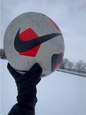 Snow needs to goooo . . . . #Soccer #footy #tiktok #fyp #funny #tiktoksoccer 